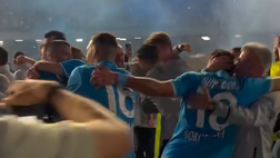 È tutto vero, il Napoli è campione d’Italia: la festa degli azzurri in campo