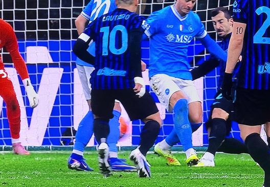 FINALE! Inter-Napoli 2-2: gli azzurri pareggiano al Meazza. Doppietta di McTominay - immagine 5