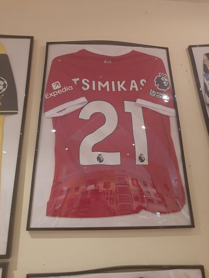 VN al museo del calcio del Pireo: Xavi, Messi e le storie del collezionista Notis- immagine 9