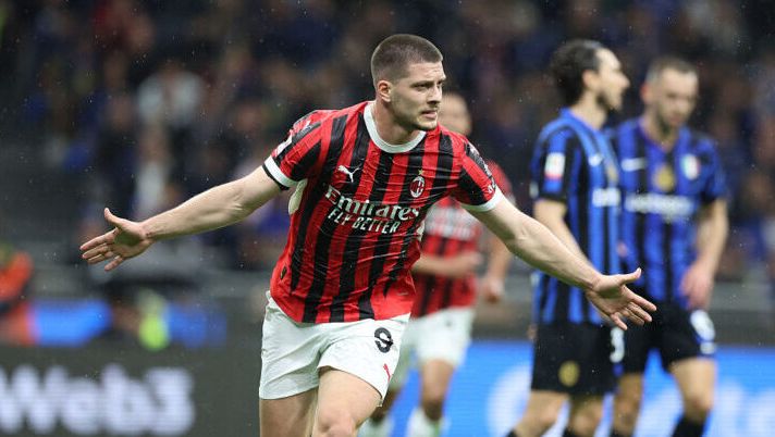 MILAN, ITALY - APRIL 23: Luka Jovic of AC Milan celebrates after scoring the goal during the Coppa Italia Semi Final match between FC Internazionale and AC Milan at Stadio Giuseppe Meazza on April 23, 2025 in Milan, Italy. (Photo by Claudio Villa/AC Milan via Getty Images) Jovic eroe del derby di Coppa Italia: “Ora posso mostrare le mie qualità! Ma in Serie A…” - immagine 1