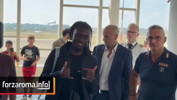 VIDEO – Roma, ecco Koné: il centrocampista è sbarcato nella Capitale