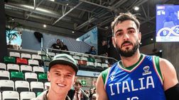 VIDEO – Gudmundsson spettatore dell’Italbasket. Scambio di maglia con Tessitori
