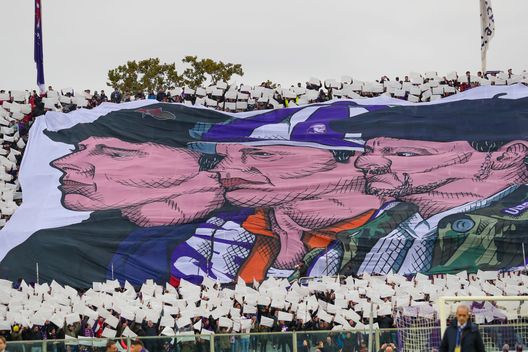 GERMOGLI PH: 12 NOVEMBRE 2023 FIRENZE STADIO ARTEMIO FRANCHI SERIE A FIORENTINA VS BOLOGNA NELLA FOTO COREOGRAFIA FOTO – La coreografia della Curva Fiesole: 50 anni degli Ultras Viola- immagine 2