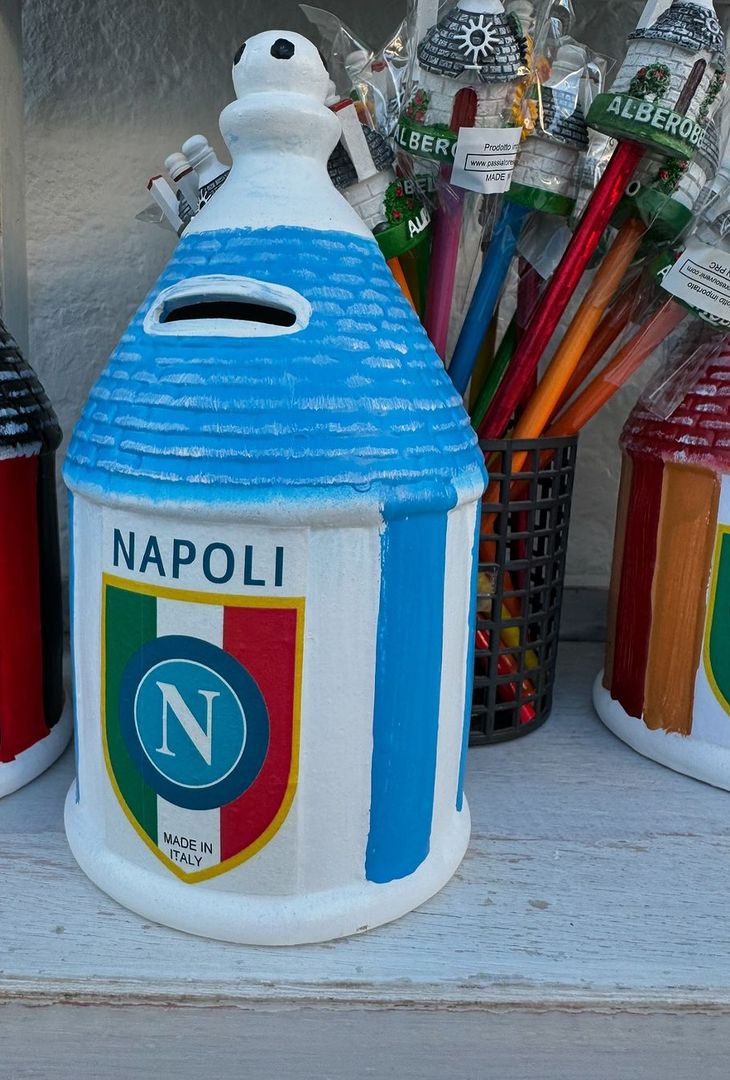 GALLERY Papà Cholito si gode il riposo: visita in Puglia con amici e famiglia - immagine 3