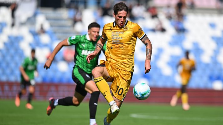 SASSUOLO, ITALY - SEPTEMBER 28: Nicolo Zaniolo of Udinese controls the ball during the Serie A match between US Sassuolo Calcio and Udinese Calcio at Mapei Stadium Citta del Tricolore on September 28, 2025 in Sassuolo, Italy. (Photo by Alessandro Sabattini/Getty Images) Cremonese 1-1 Udinese | Le dichiarazioni di Zaniolo: “Meritavamo di più…” - immagine 1