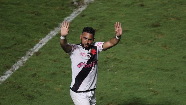 Una donna accusa Payet: “Mi ha costretta a bere la mia urina e…” - immagine 1