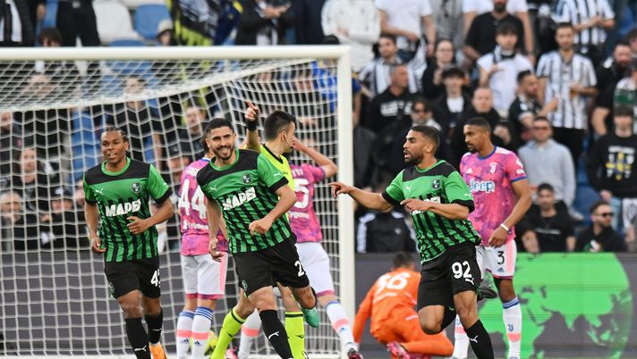 REGGIO NELL'EMILIA, ITALY - APRIL 16: Gregoire Defrel of US Sassuolo celebrates after scoring the team's first goal during the Serie A match between US Sassuolo and Juventus at Mapei Stadium - Citta' del Tricolore on April 16, 2023 in Reggio nell'Emilia, Italy. (Photo by Alessandro Sabattini/Getty Images) Qui Sassuolo, al Maradona potrebbe tornare in campo un perno della squadra: le ultime - immagine 1