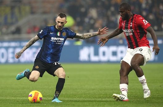 (Photo by Marco Luzzani/Getty Images) Tutti i derby del weekend by Schira: Musah, Milan-Inter dopo Chelsea-Arsenal…- immagine 3