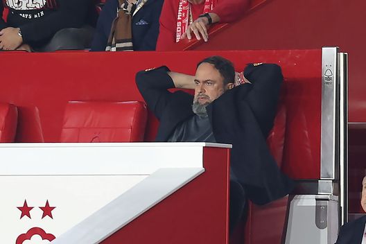 Evangelos Marinakis, patron del Nottingham Forest. (Getty Images) Roy Keane attacca i giocatori del Nottingham Forest: “Onestamente, sono degli idioti”- immagine 2