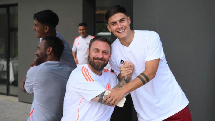 De Rossi: “Chi vuole andare via è libero di farlo! Perché Dybala fuori, lui con Soulé, Dovbyk, Baldanzi…” - immagine 1