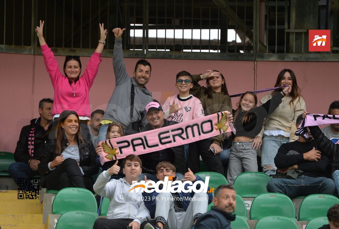 FOTOTIFO Palermo-Cittadella 0-1, gli scatti ai tifosi al “Renzo Barbera” (GALLERY) - immagine 7