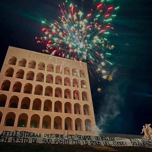 Natale, gli auguri della Curva Sud: “Nelle stagioni più buie c’è sempre un bagliore”- immagine 2