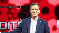 Fabrizio Frizzi, il fratello: “La malattia? Ha deciso di combattere. Con un dirigente Rai…”