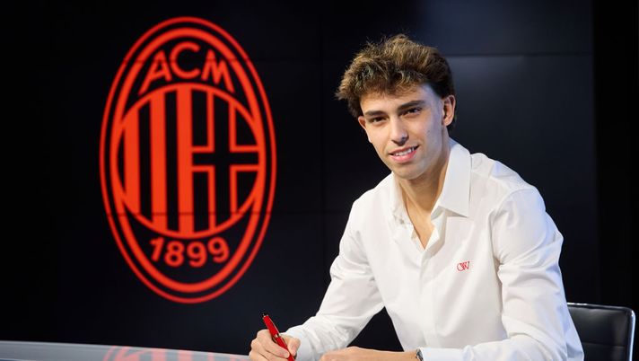 MILAN, ITALY - FEBRUARY 04: AC Milan new signing Joao Felix signs his contract with the club at Casa Milan on February 04, 2025 in Milan, Italy. (Photo by Francesco Scaccianoce/AC Milan via Getty Images)  Joao Felix conferenza stampa
