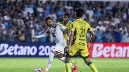 Prosegue la telenovela Neymar: il giocatore brasiliano continua ad allenarsi nonostante il grave infortunio