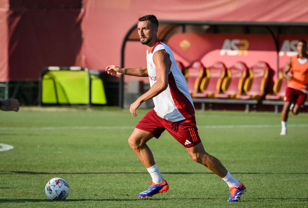 Trigoria, Dovbyk nel primo allenamento con i nuovi compagni – FOTO GALLERY - immagine 14