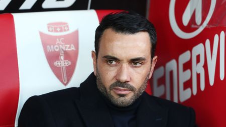 MONZA, ITALY - JANUARY 22: Raffaele Palladino, Head Coach of AC Monza, looks on prior to the Serie A match between AC Monza and US Sassuolo at Stadio Brianteo on January 22, 2023 in Monza, Italy. (Photo by Marco Luzzani/Getty Images)