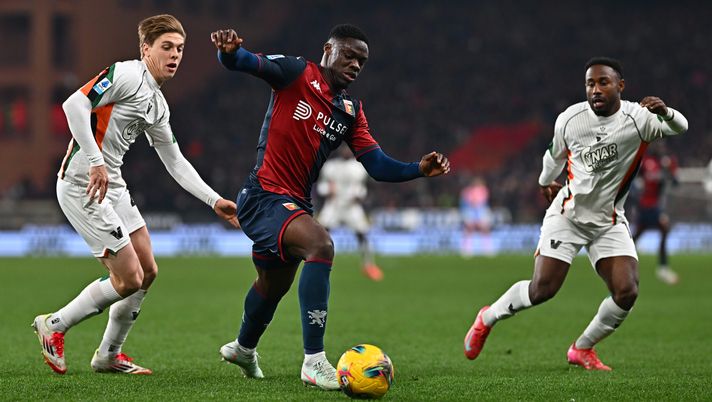 Serie A, Genoa-Venezia 2-0: Pinamonti e Cornet salvano Vieira nel finale - immagine 1