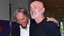 Sorrisi, abbracci e lavoro: è il solito Stefano Pioli