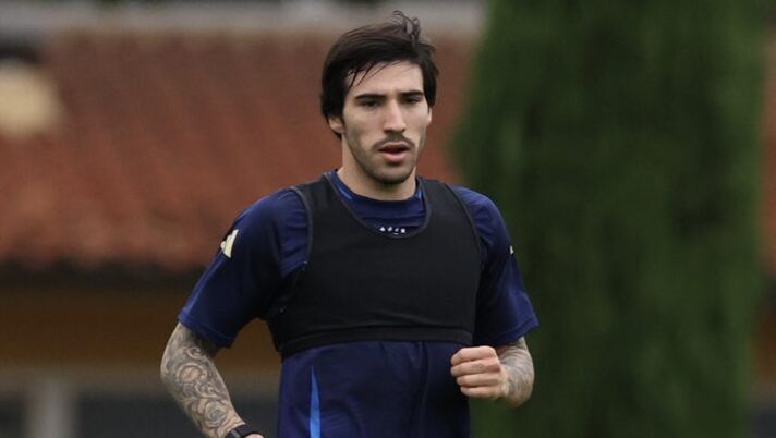 Tonali: “Gli ultimi Mondiali uno shock per tutti. Domani niente alibi, come sta lo spogliatoio” - immagine 1