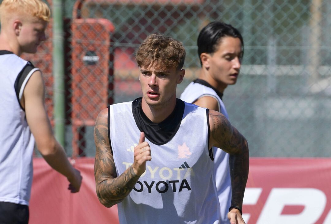 Roma, allenamento di Ferragosto a Trigoria. C’è Dybala – FOTO GALLERY - immagine 19