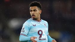 Edwards decisivo con il Burnley, ma a far parlare sono i suoi… mini parastinchi