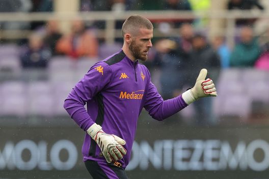 FLORENCE, ITALY - APRIL 13: David de Gea goalkeeper of ACF Fiorentina reacts warm-up during the Serie A match between Fiorentina and Parma at Stadio Artemio Franchi on April 13, 2025 in Florence, Italy. (Photo by Gabriele Maltinti/Getty Images) David de Gea