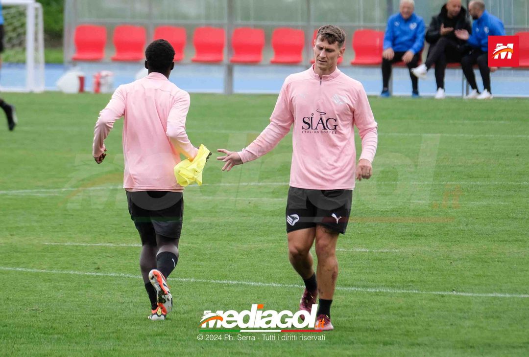 FOTO Ritiro Palermo, gli scatti della seduta mattutina dei rosanero (Gallery) - immagine 16