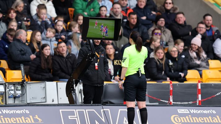 Arbitra diciassettenne aggredita in Sardegna, Gravina intransigente: “Squalifica a vita” - immagine 1