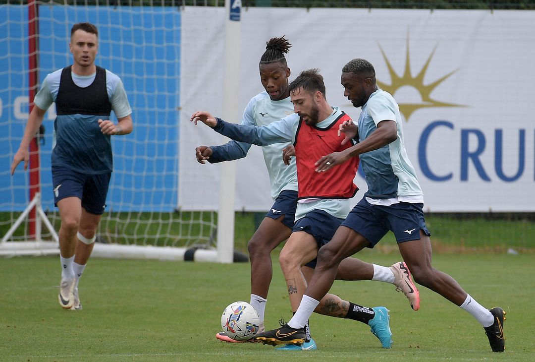 Noslin, Gila e Akpa Akpro