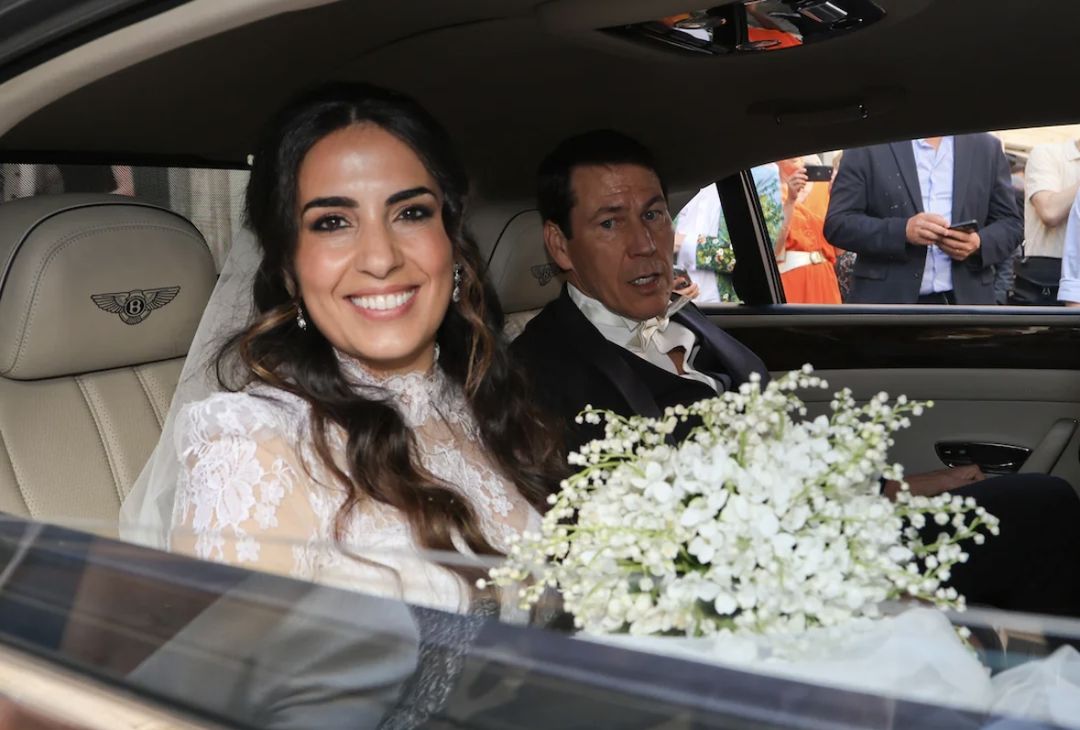 L’ex tecnico del Napoli Rudi Garcia, attualmente commissario tecnico del Belgio, convola a nozze con la giornalista Francesca Brienza. Spuntano le immagini della cerimonia che vedono l’allenatore francese in grande forma in uno stile tutto transalpino.