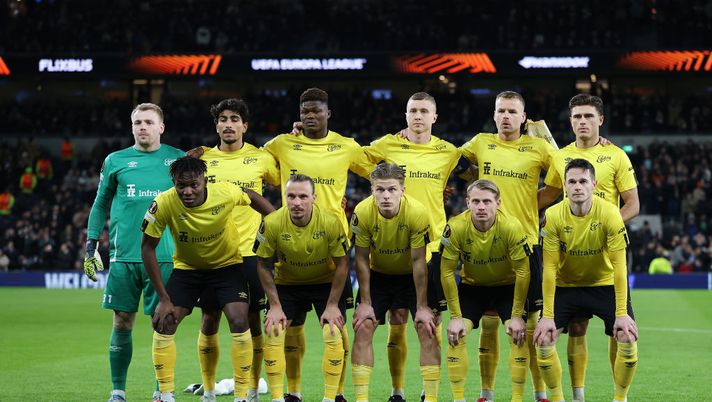 LONDON, ENGLAND - JANUARY 30: IF Elfsborg team group prior to the UEFA Europa League 2024/25 League Phase MD8 match between Tottenham Hotspur and IF Elfsborg at Tottenham Hotspur Stadium on January 30, 2025 in London, England. (Photo by Mark Thompson/Getty Images) Mjallby-Elfsborg, dove vedere la partita in streaming TV e diretta LIVE - immagine 1