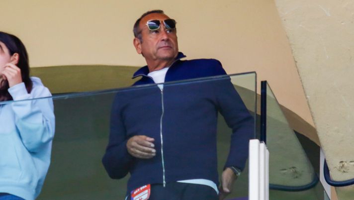 Carlo Conti non perde il sorriso: “Fiorentina? Sono in silenzio stampa” - immagine 1