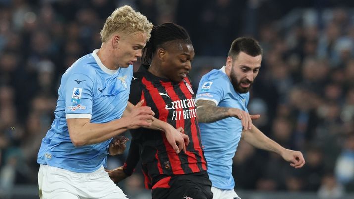 Rafael Leao (attaccante AC Milan), qui durante Lazio-Milan 1-0 (Serie A 2025-2026) | News (Getty Images) Lazio-Milan, Leao viene sostituito e dà di matto: la ricostruzione dell'accaduto
