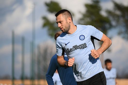 FCIN1908 / Inter al completo ad Appiano: torna in gruppo anche de Vrij- immagine 2