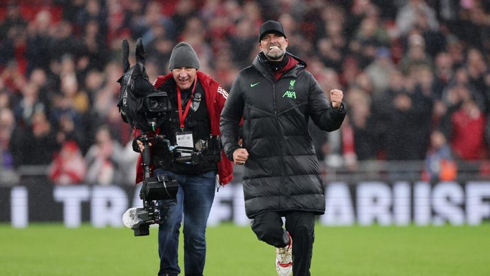 Klopp perde fede nuziale in campo, cameraman la ritrova. Il tecnico: “Ora potrà…” - immagine 1
