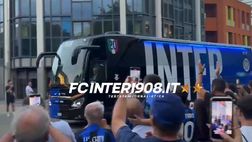 VIDEO FCIN1908 / Inter-Sassuolo, il pullman nerazzurro arriva a San Siro: le immagini