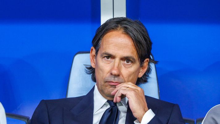RIYADH, SAUDI ARABIA - NOVEMBER 29: Simone Inzaghi team Manager of Al-Hilal FC during the King's Cup game between Al Hilal and Al Fateh at Kingdom Arena on November 29, 2025 in Riyadh, Saudi Arabia. (Photo by Abdullah Ahmed/Getty Images) Corsport svela: “È possibile che mentre l’Inter è a Riad, Simone Inzaghi possa…” - immagine 1