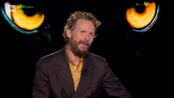 Jovanotti: “Valeria Marini? Non si parla in pubblico. Incidente? Avevo perso i colori ma…”- immagine 3