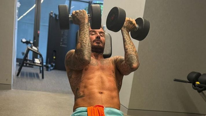Instagram @davidbeckham Beckham, 49 anni e non sentirli: fisico perfetto e… messaggio scherzoso alla moglie! - immagine 1