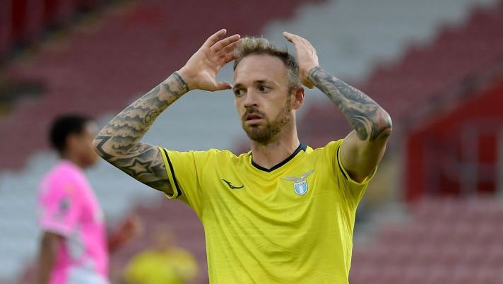 Infortunio per Lazzari, a inizio settimana gli esami: le prime sensazioni di casa Lazio - immagine 1