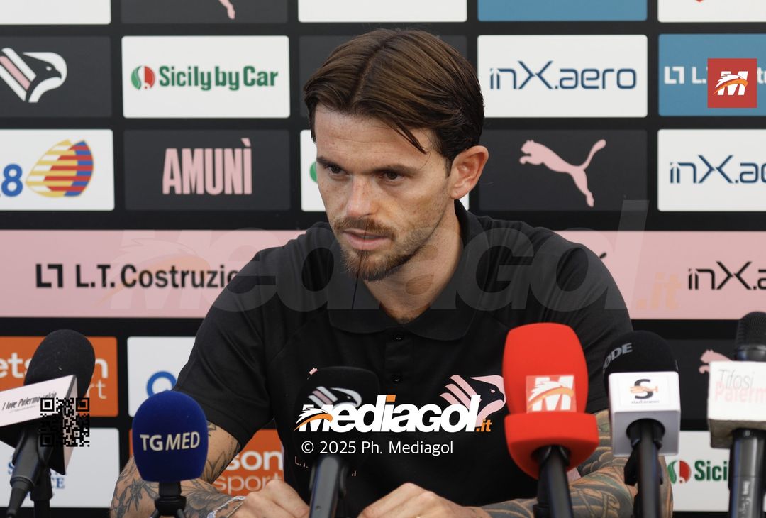 FOTO, capitan Brunori in conferenza stampa al ritiro del Palermo - immagine 12