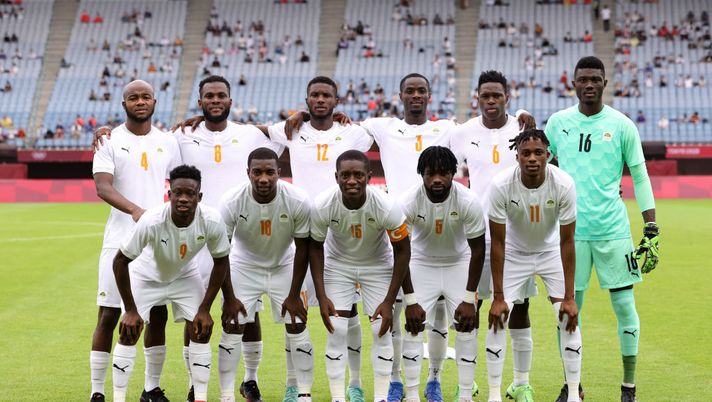 RIFU, MIYAGI, JAPAN - JULY 31: Players of Team Ivory Coast pose for a team photograph prior to the Men's Quarter Final match between Spain and Cote d'Ivoire on day eight of the Tokyo 2020 Olympic Games at Miyagi Stadium on July 31, 2021 in Rifu, Miyagi, Japan. (Photo by Koki Nagahama/Getty Images) Seychelles-Costa d’Avorio, dove vedere la partita in diretta TV e streaming LIVE - immagine 1