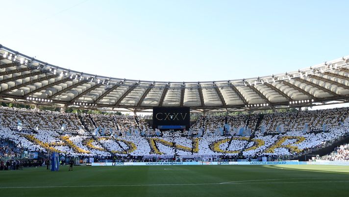 ROMA, ITALIA - 10 MAGGIO: I tifosi della Lazio mostrano un Tifo prima della partita di Serie A tra SS Lazio e Juventus allo Stadio Olimpico il 10 maggio 2025 a Roma, Italia. (Foto di Paolo Bruno/Getty Images) Lazio Juventus