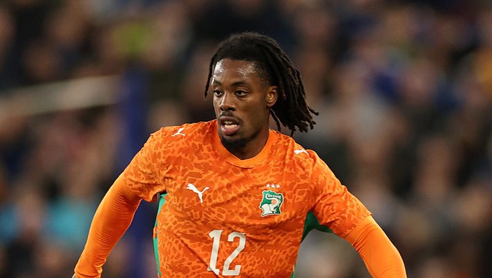 LIVERPOOL, ENGLAND - MARCH 31: Elye Wahi of Ivory Coast runs with the ball during the international friendly match between Scotland and Ivory Coast at Hill Dickinson Stadium on March 31, 2026 in Liverpool, England. (Photo by Kate McShane/Getty Images) wahi costa d'avorio