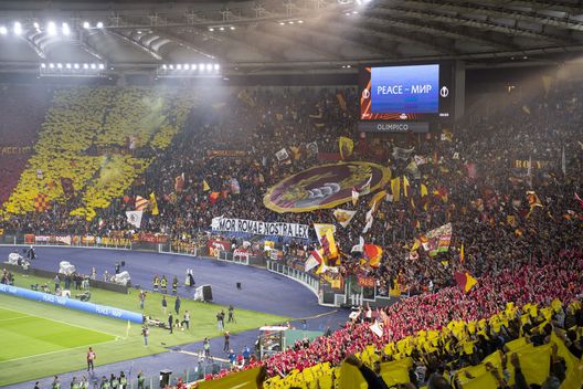 Verso Roma-Viktoria Plzen: le migliori coreografie europee imbastite all’Olimpico- immagine 5