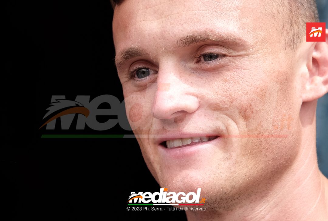 FOTO PALERMO, Liam Henderson: selfie e autografi con i tifosi del Palermo (Gallery) - immagine 8