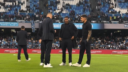 VIDEO Napoli sul terreno di gioco del Maradona: tutta la concentrazione degli azzurri