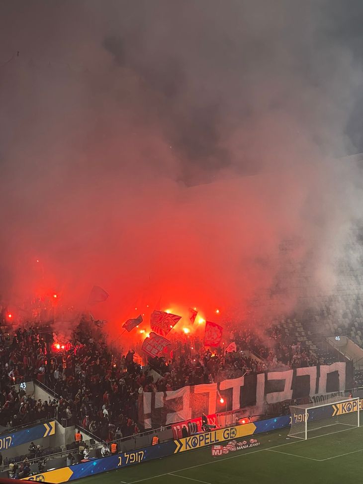 Lancio di razzi in campo, il derby di Tel Aviv interrotto e ripreso- immagine 2