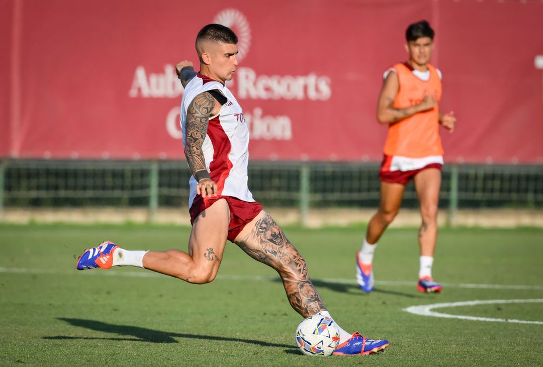 Trigoria, Dovbyk nel primo allenamento con i nuovi compagni – FOTO GALLERY - immagine 9